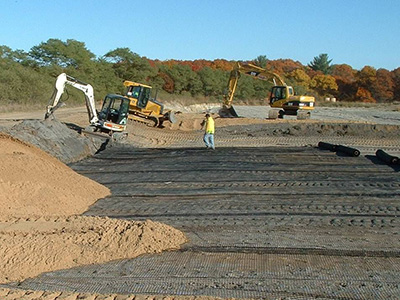格库铁路施工 - 安平县鑫盛土工材料有限公司